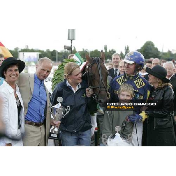 A.J.Mollema with Unforgettable and the winning connection of 110.o Deutsches Traber Derby Berlin Mariendorf, 7th august 2005 ph. Stefano Grasso