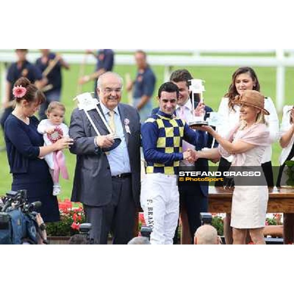 The prize giving ceremony of the Oaks d\'Italia Milano - San Siro racecourse - Oaks d\'Italia Day Milano,25th may 2014 ph.Stefano Grasso/IppodromoMilano