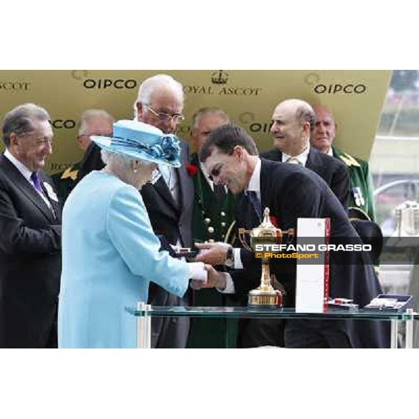 The Queen presents the Gold Cup to the owners . Joseph O\'Brien and Leading Light winners of the Gold Cup Ascot, Royal Ascot 19th june 2014 ph.Stefano Grasso