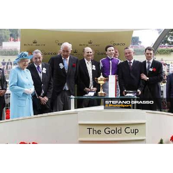 The Queen presents the Gold Cup to the owners . Joseph O\'Brien and Leading Light winners of the Gold Cup Ascot, Royal Ascot 19th june 2014 ph.Stefano Grasso