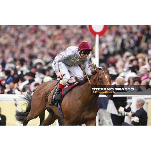 Frankie Dettori on Baitha Alga wins the Norfolk Stakes Ascot, Royal Ascot 19th june 2014 ph.Stefano Grasso