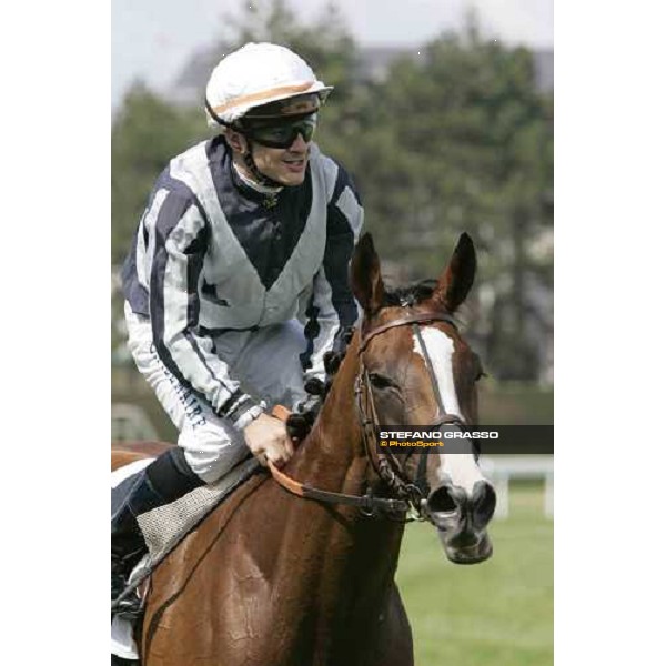 Christophe Lemaire come3s back on Divine Proportions after the finish of the Prix De Fresnay-Le Buffard-JAcques Le Marois Deauville, 14th august 2005 ph. Stefano Grasso