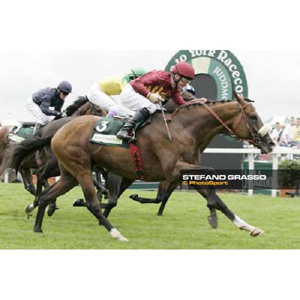 Mick Kinane on Electrocutionist wins the Juddmonte International Stakes York, The Ebor Meeting, 16th august 2005 ph. Stefano Grasso 