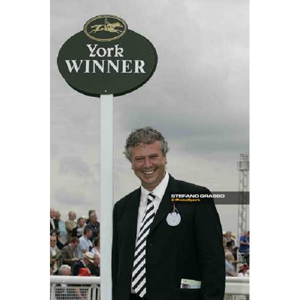 Electrocutionist\'s trainer Valfredo Valiani pose in front of the winner\'s post of the Juddmonte International Stakes York, The Ebor Meeting, 16th august 2005 ph. Stefano Grasso