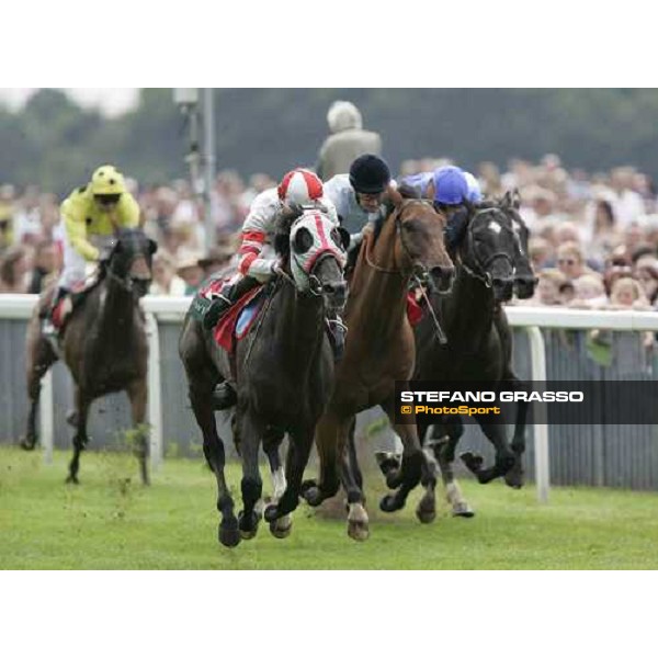 Tony Quinn on Millenary wins the Weatherbys Insurance Lonsdale Cup York, The Ebor Meeting, 16th august 2005 ph. Stefano Grasso