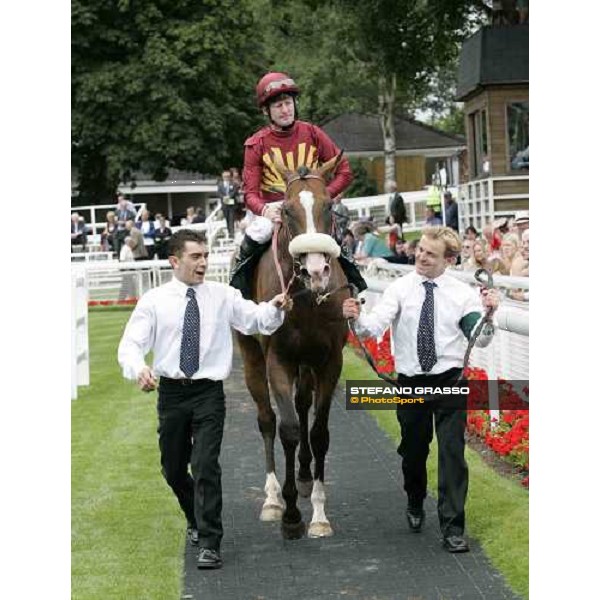 coming back to the winner\'s circle for Mick Kinane on Electrocutionist winners of the Juddmonte International Stakes York, The Ebor Meeting, 16th august 2005 ph. Stefano Grasso