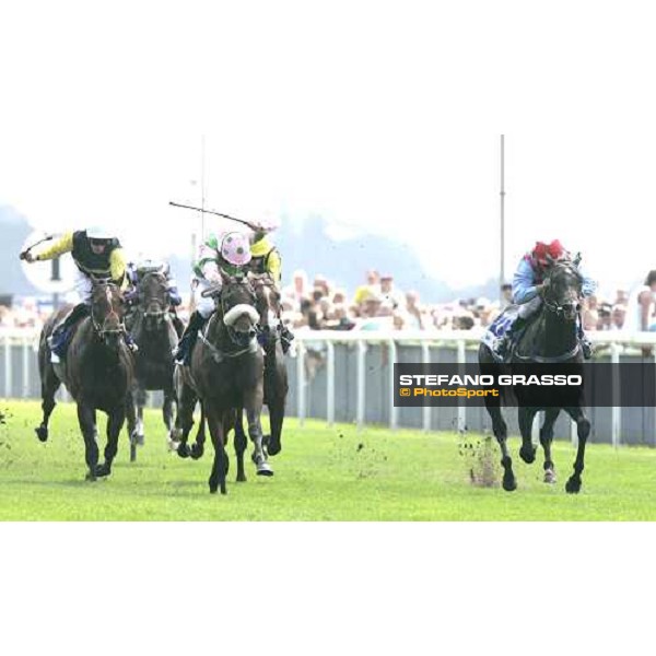 Neil Callan on Amadeus Wolf (in the middle) wins The Scottish Equitable Gimcrack Stakes York, The Ebor Meeting 17th august 2005 ph. Stefano Grasso