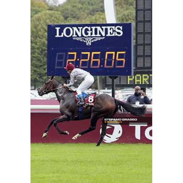 Thierry Jarnet and Treve win the Qatar Prix de l\'arc de Triomphe Paris,Longchamp racecourse,5th oct.2014 ph.Stefano Grasso