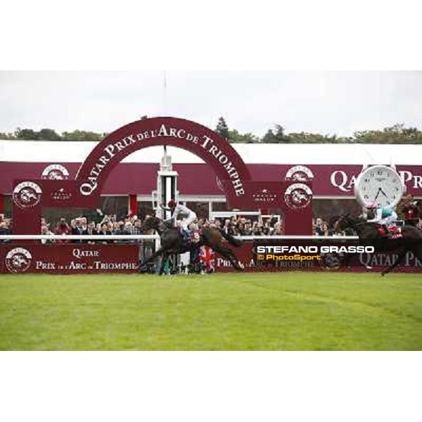 Thierry Jarnet and Treve win the Qatar Prix de l\'arc de Triomphe Paris,Longchamp racecourse,5th oct.2014 ph.Stefano Grasso