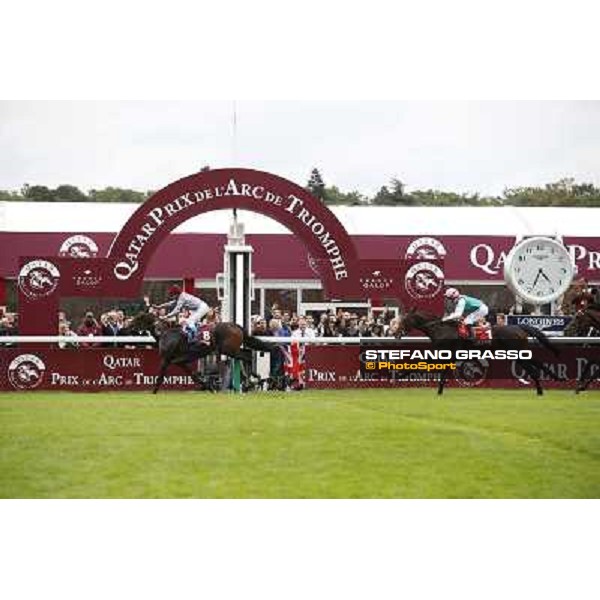 Thierry Jarnet and Treve win the Qatar Prix de l\'arc de Triomphe Paris,Longchamp racecourse,5th oct.2014 ph.Stefano Grasso