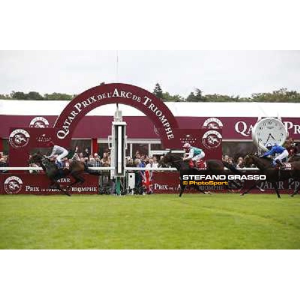 Thierry Jarnet and Treve win the Qatar Prix de l\'arc de Triomphe Paris,Longchamp racecourse,5th oct.2014 ph.Stefano Grasso