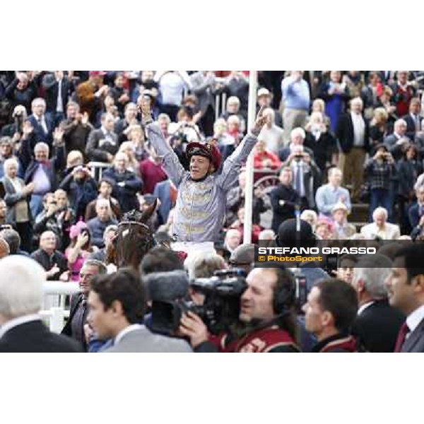 Thierry Jarnet and Treve win the Qatar Prix de l\'arc de Triomphe Paris,Longchamp racecourse,5th oct.2014 ph.Stefano Grasso