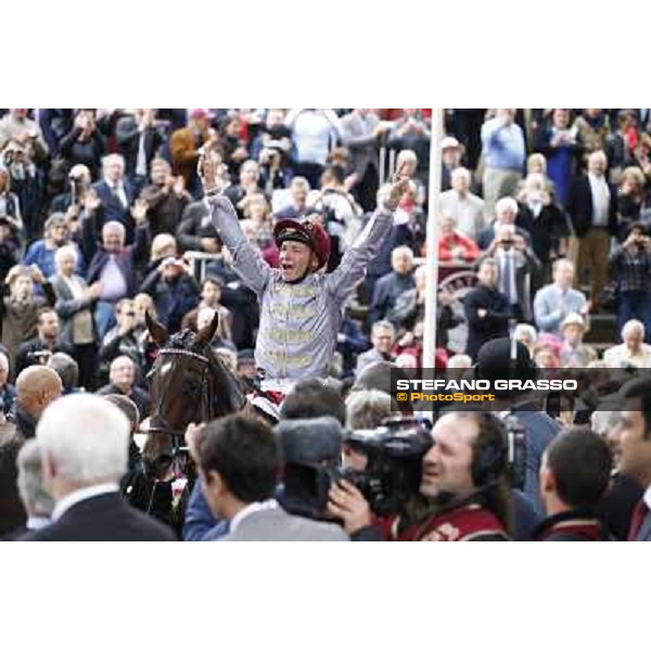 Thierry Jarnet and Treve win the Qatar Prix de l\'arc de Triomphe Paris,Longchamp racecourse,5th oct.2014 ph.Stefano Grasso