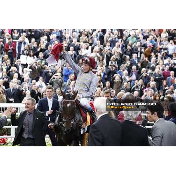 Thierry Jarnet and Treve win the Qatar Prix de l\'arc de Triomphe Paris,Longchamp racecourse,5th oct.2014 ph.Stefano Grasso