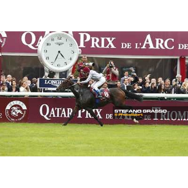 Thierry Jarnet and Treve win the Qatar Prix de l\'arc de Triomphe Paris,Longchamp racecourse,5th oct.2014 ph.Stefano Grasso