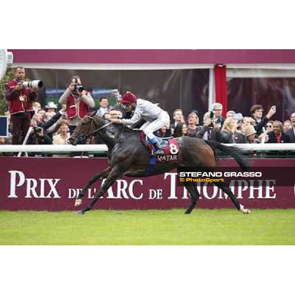 Thierry Jarnet and Treve win the Qatar Prix de l\'arc de Triomphe Paris,Longchamp racecourse,5th oct.2014 ph.Stefano Grasso