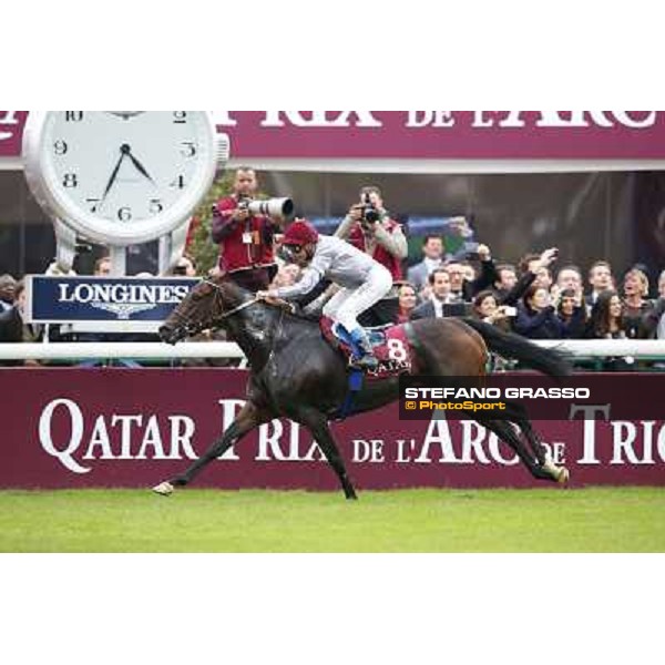 Thierry Jarnet and Treve win the Qatar Prix de l\'arc de Triomphe Paris,Longchamp racecourse,5th oct.2014 ph.Stefano Grasso