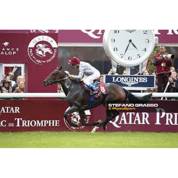 Thierry Jarnet and Treve win the Qatar Prix de l\'arc de Triomphe Paris,Longchamp racecourse,5th oct.2014 ph.Stefano Grasso