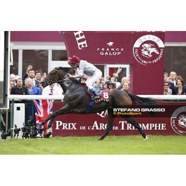 Thierry Jarnet and Treve win the Qatar Prix de l\'arc de Triomphe Paris,Longchamp racecourse,5th oct.2014 ph.Stefano Grasso