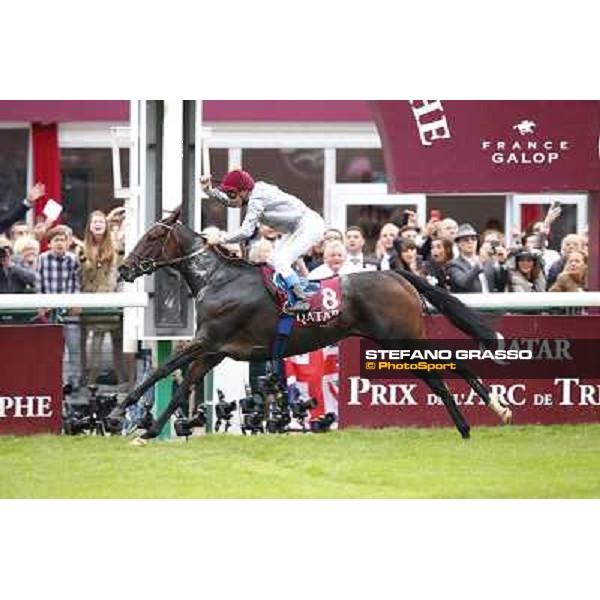 Thierry Jarnet and Treve win the Qatar Prix de l\'arc de Triomphe Paris,Longchamp racecourse,5th oct.2014 ph.Stefano Grasso