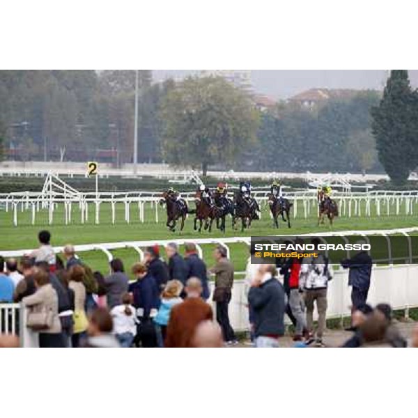Fabio Branca on Hero Look goes to win the Gran Criterium. Dario Vargiou and Ginwar finish second Milan, San Siro racecourse,12 ottobre 2014 photo Stefano Grasso/Trenno srl