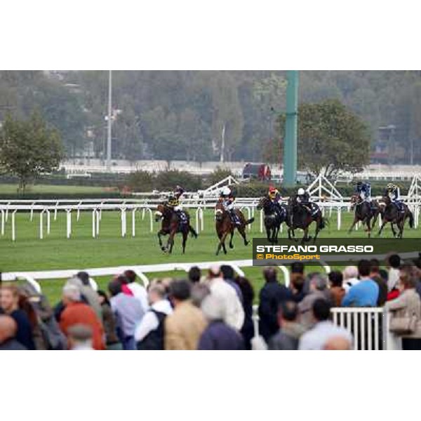 Fabio Branca on Hero Look goes to win the Gran Criterium. Dario Vargiou and Ginwar finish second Milan, San Siro racecourse,12 ottobre 2014 photo Stefano Grasso/Trenno srl