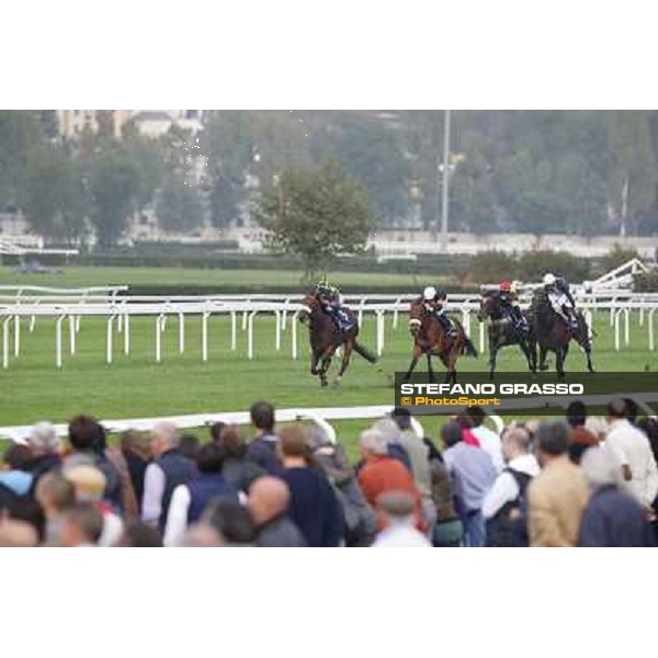 Fabio Branca on Hero Look goes to win the Gran Criterium. Dario Vargiou and Ginwar finish second Milan, San Siro racecourse,12 ottobre 2014 photo Stefano Grasso/Trenno srl