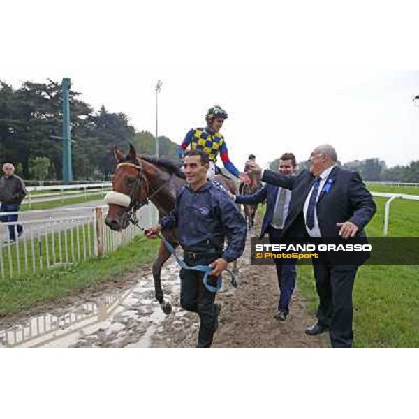 Felice Villa and Stefano Botti congratulate with Fabio Branca on Hero Look winners of the Gran Criterium Milan, San Siro racecourse,12 ottobre 2014 photo Stefano Grasso/Trenno srl