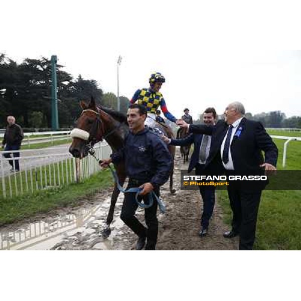 Felice Villa and Stefano Botti congratulate with Fabio Branca on Hero Look winners of the Gran Criterium Milan, San Siro racecourse,12 ottobre 2014 photo Stefano Grasso/Trenno srl