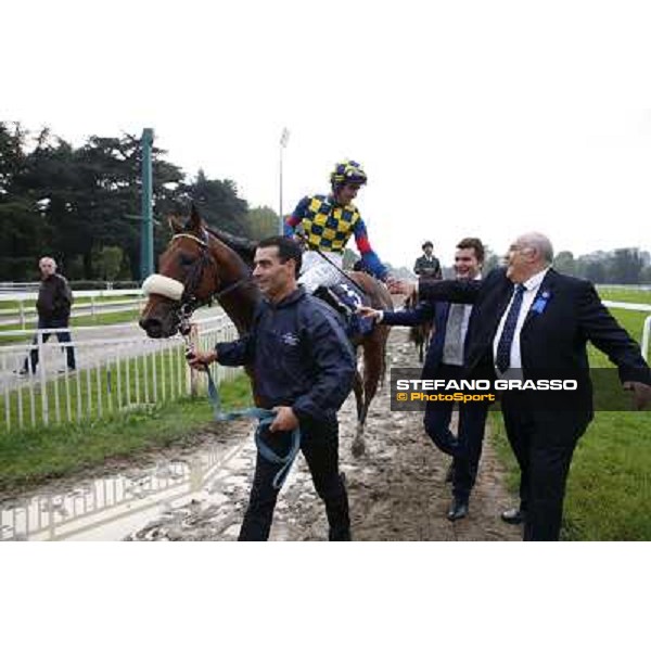 Felice Villa and Stefano Botti congratulate with Fabio Branca on Hero Look winners of the Gran Criterium Milan, San Siro racecourse,12 ottobre 2014 photo Stefano Grasso/Trenno srl