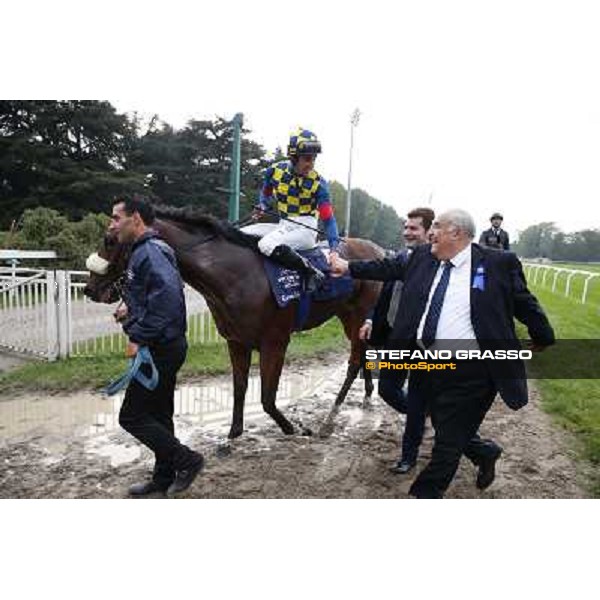 Felice Villa and Stefano Botti congratulate with Fabio Branca on Hero Look winners of the Gran Criterium Milan, San Siro racecourse,12 ottobre 2014 photo Stefano Grasso/Trenno srl