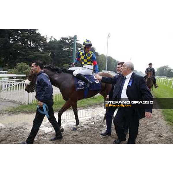 Felice Villa and Stefano Botti congratulate with Fabio Branca on Hero Look winners of the Gran Criterium Milan, San Siro racecourse,12 ottobre 2014 photo Stefano Grasso/Trenno srl