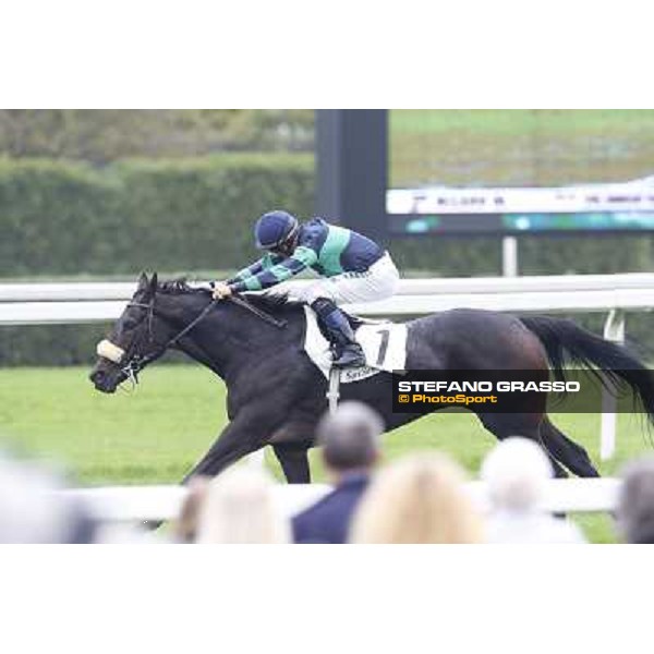Dario Vargiu on Claire Song wins the Premio Emilio Trenta Milan, San Siro racecourse,12 ottobre 2014 photo Stefano Grasso/Trenno srl