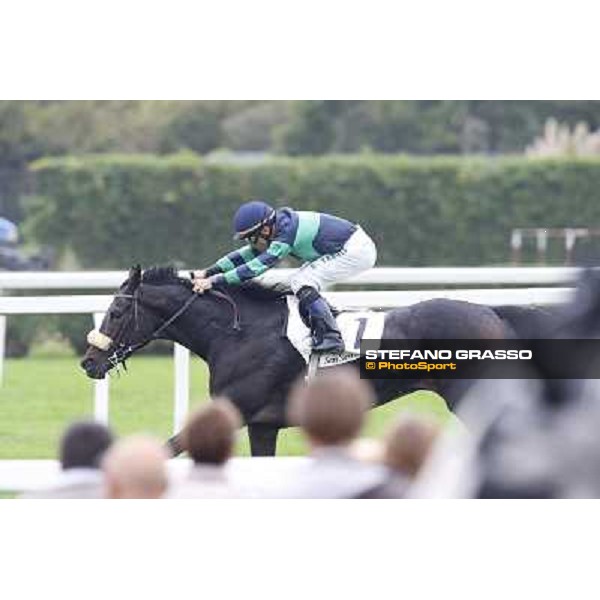 Dario Vargiu on Claire Song wins the Premio Emilio Trenta Milan, San Siro racecourse,12 ottobre 2014 photo Stefano Grasso/Trenno srl