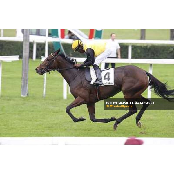 Eduardo Pedroza on Quaduna wins the Premio Verziere - Mem.Aldo Cirla Milan, San Siro racecourse,12 ottobre 2014 photo Stefano Grasso/Trenno srl