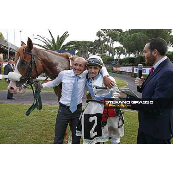 Dario Vargiu,Misterious Boy and their connection after winning the Premio Guido Berardelli Roma.Capannelle racecourse 26th october 2014 ph.Stefano Grasso