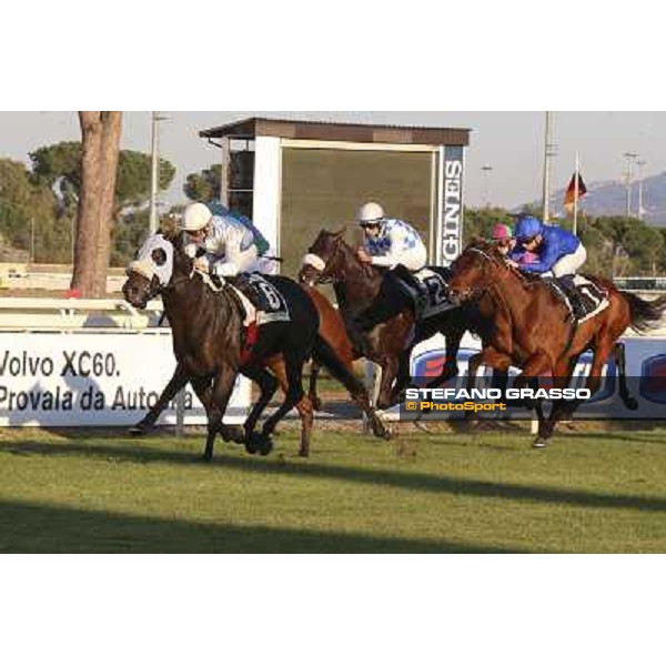 Dario Vargiu on Porsenna wins the Premio Ribot.Kramulkie is second and Dancing Sands is third Rome,Capannelle 2nd nov.2014 ph.Stefano Grasso