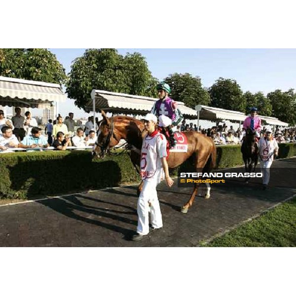 parade ring of Bosphorus Cup - Rhodesian Winner with Endo Botti followed by Senex with Andreas Suborics prizeIstanbul 10th september 2005 ph. Stefano Grasso