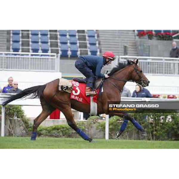 Andrea Atzeni on Farraaj Hong Kong - Sha Tin racecourse,12/12/2014 ph.Stefano Grasso