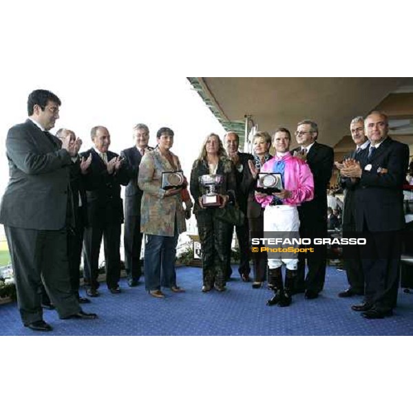 giving prize of Bosphorus Cup - Senex connection Istanbul 10th september 2005 ph. Stefano Grasso