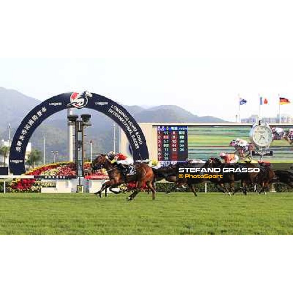 Joao Moreira on Design on Rome wins the Longines Hong Kong Cup Hong Kong,12/12/2014 ph.Stefano Grasso