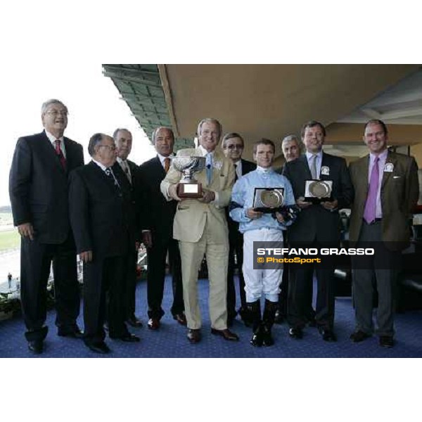 giving prize for Brunel connection, winners of The Topkapi Trophy Istanbul 10th september 2005 ph. Stefano Grasso