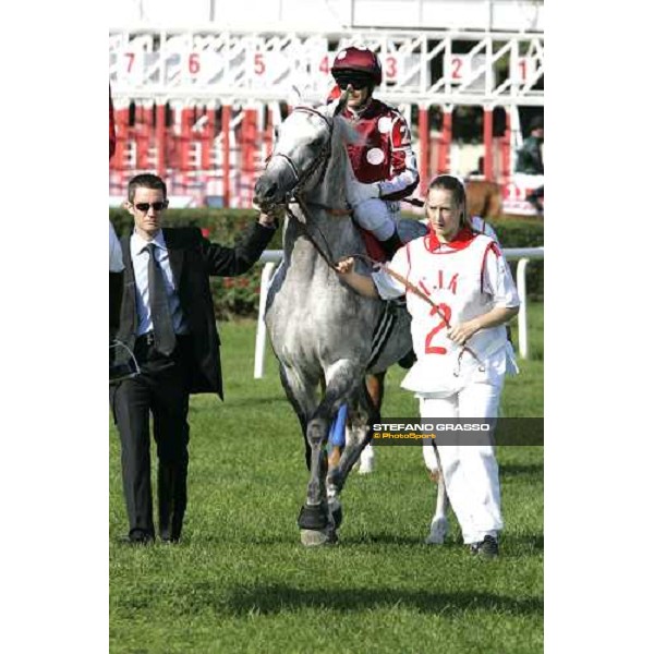 parading for David Bouland on Dahess winners of The Malazgirt Trophy Istanbul 10th september 2005 ph. Stefano Grasso