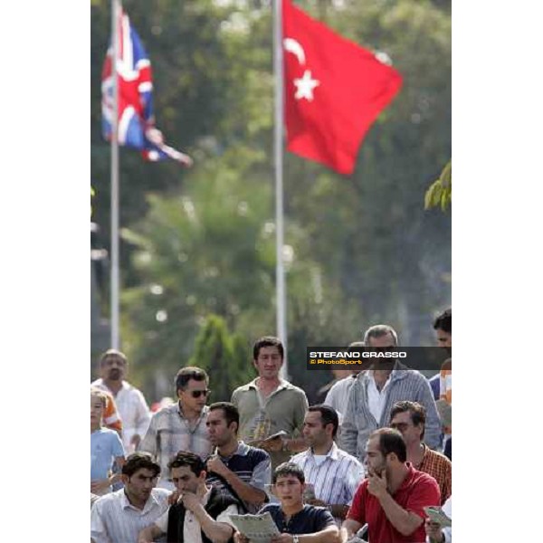 racegoers at Istanbul racetrack Istanbul 10th sept. 2005 ph. Stefano Grasso