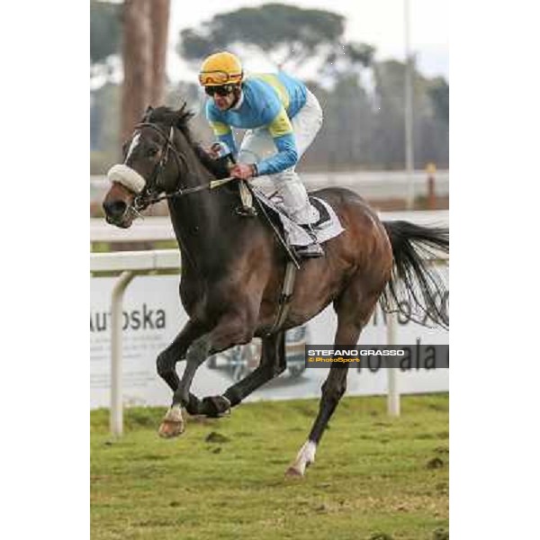 Roma Ippodromo Capannelle 15marzo 2015 Fabio Branca su FInidaprest vince il Premio Vincenzo Barocchiere photo domenico savi
