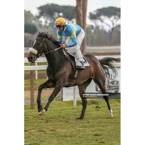 Roma Ippodromo Capannelle 15marzo 2015 Fabio Branca su FInidaprest vince il Premio Vincenzo Barocchiere photo domenico savi