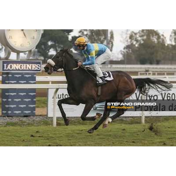 Roma Ippodromo Capannelle 15marzo 2015 Fabio Branca su FInidaprest vince il Premio Vincenzo Barocchiere photo domenico savi