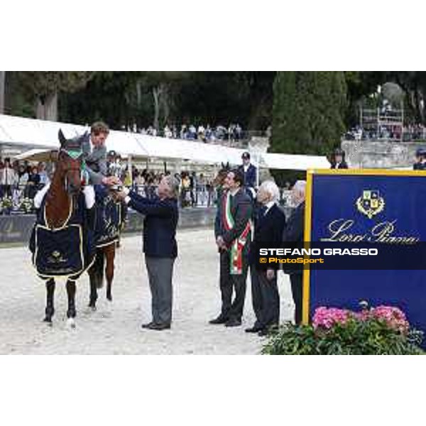 Henrik Von Eckermann and Cantinero win the Loro Piana Grand Prix City of Rome Roma,24th May 2015 ph.Stefano Grasso/Loro Piana