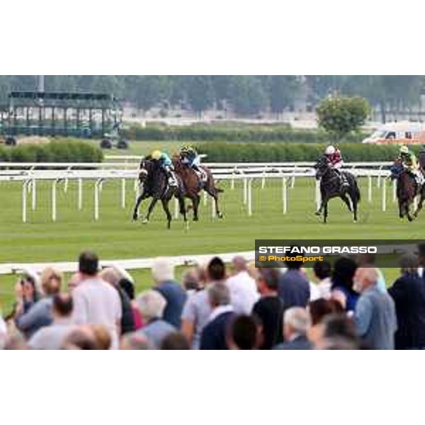 Dario Vargiu on Finidaprest wins the Premio Giovanni Miliani Milano - San Siro galopp racecourse,31st may 2015 ph.Stefano Grasso/Trenno srl