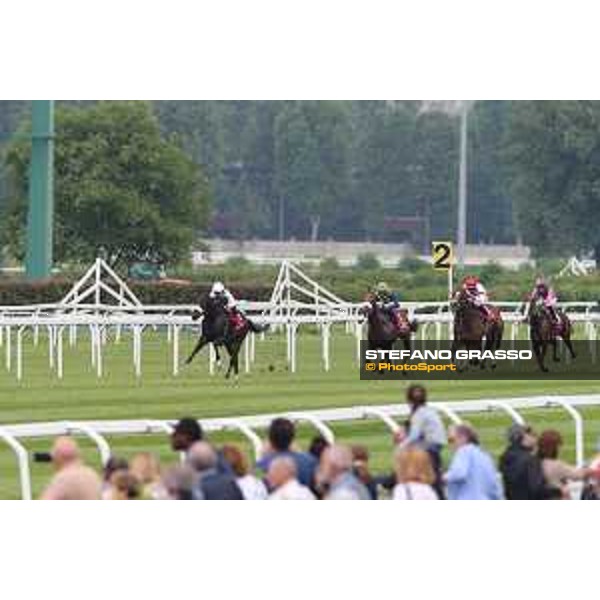 Umberto Rispoli on Kaspersky wins the Premio Carlo Vittadini Milano - San Siro galopp racecourse,31st may 2015 ph.Stefano Grasso/Trenno srl